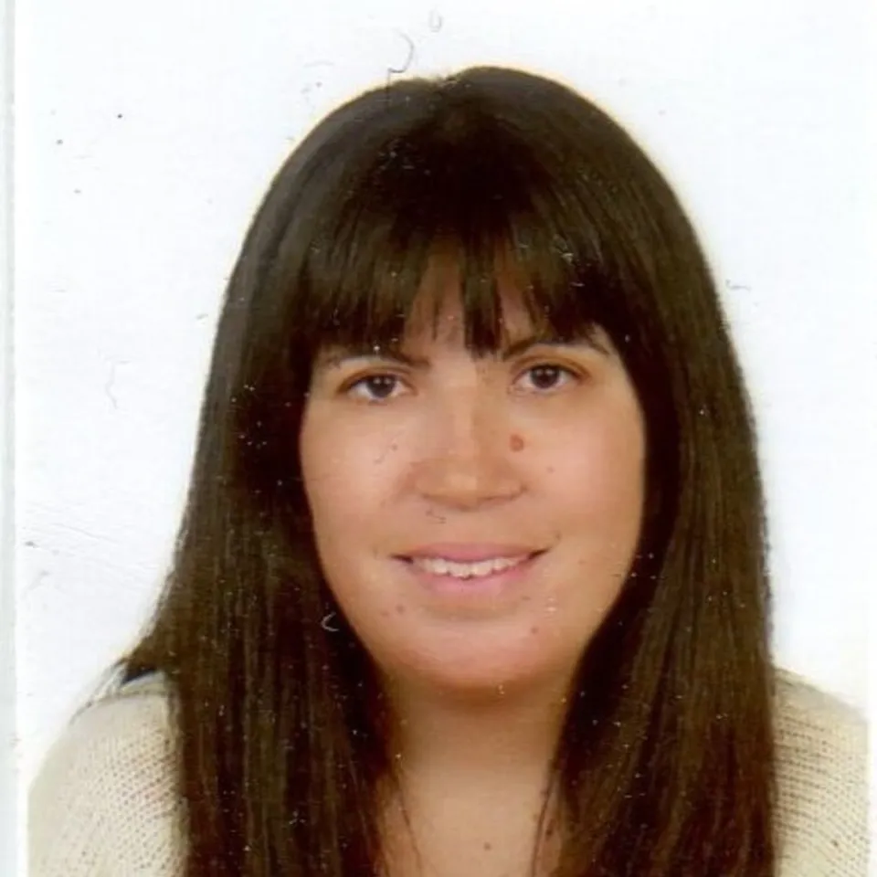 Ana Elisa R.