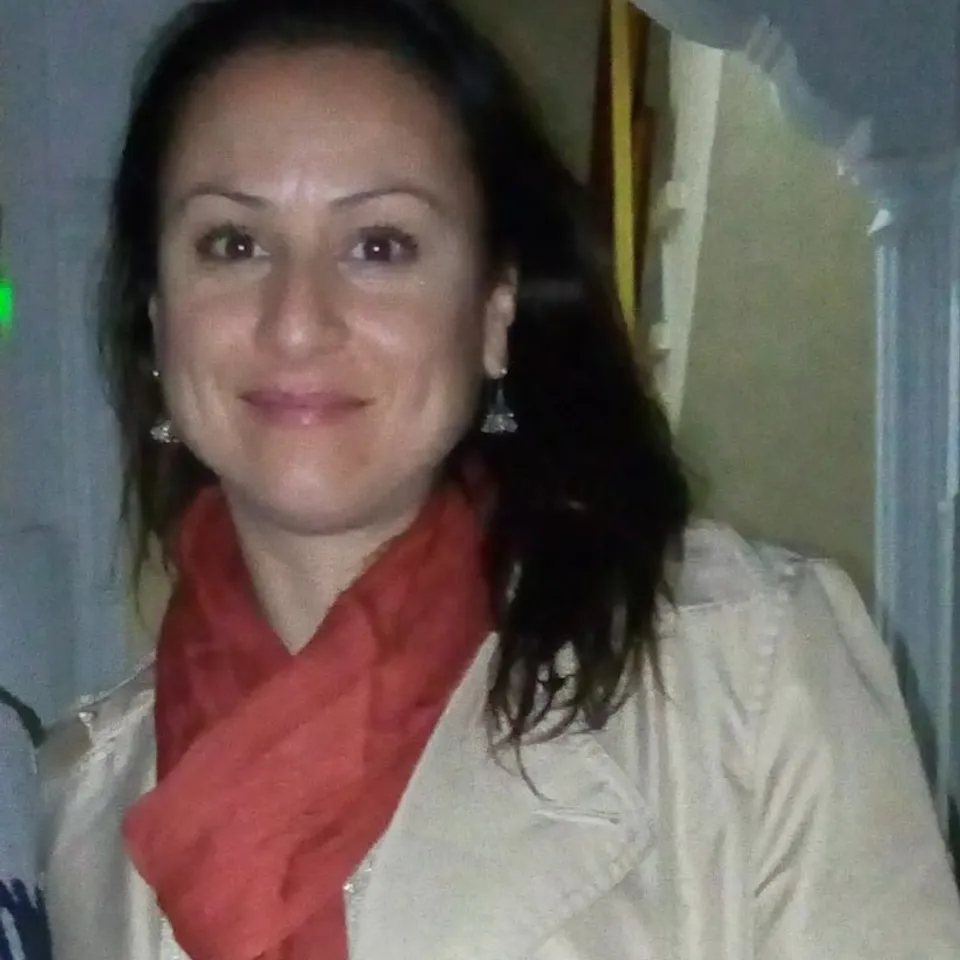Dina Yanez S.