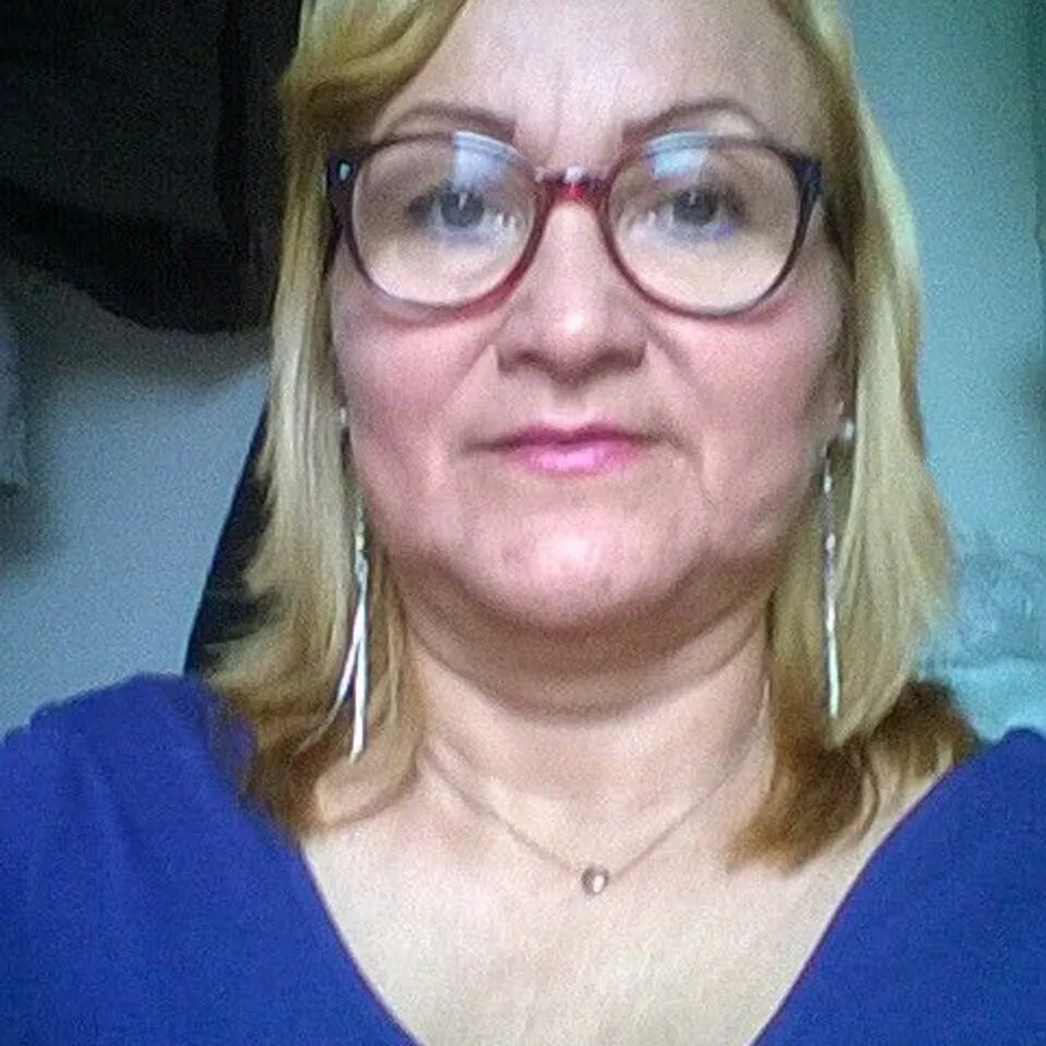 Angela del Rocio M.
