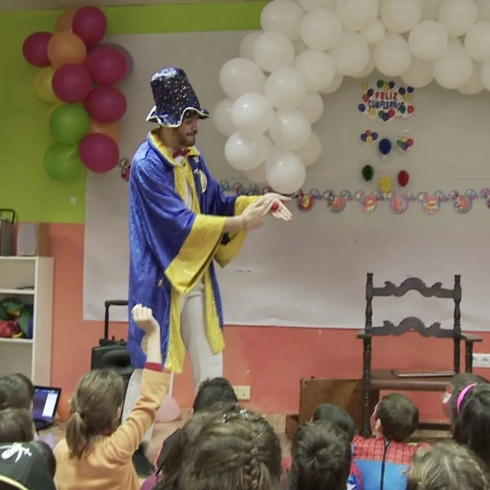 Animadores, magos y payasos para fiestas infantiles Asturias a domicilio