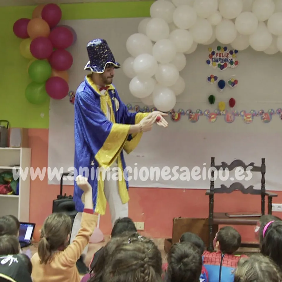 Animadores, magos payasos fiestas infantiles Granada a domicilio