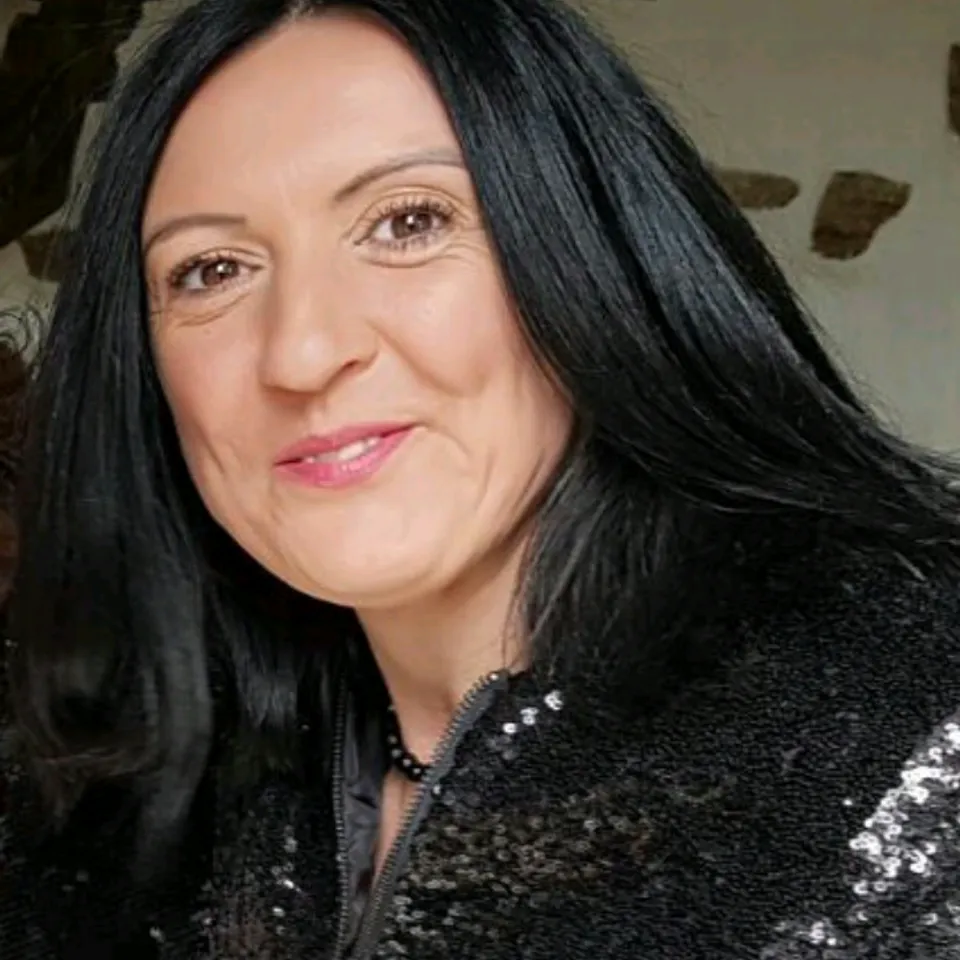 Silvia V.
