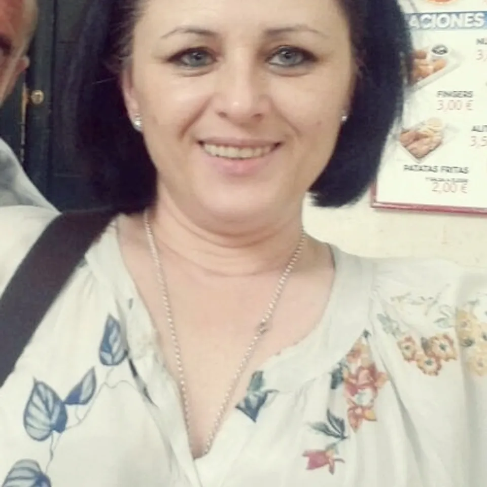 Elena Ana  L.