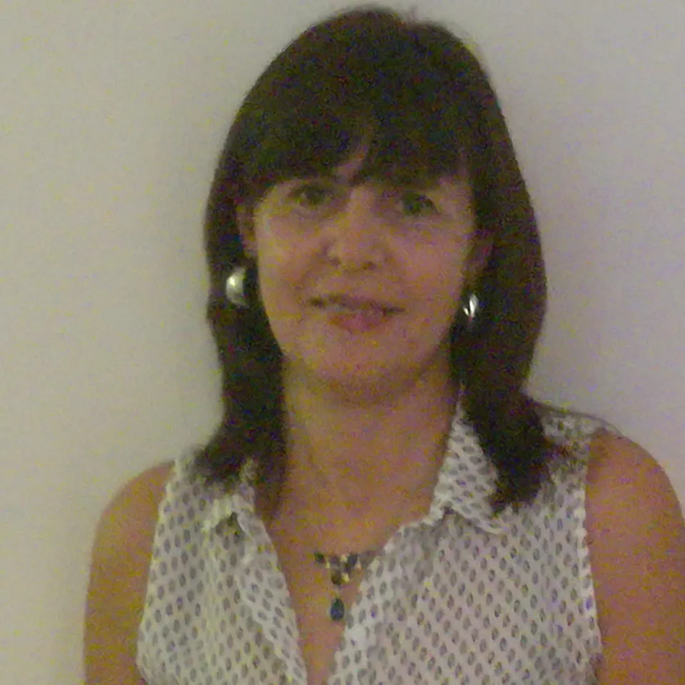 Ana Isabel R.