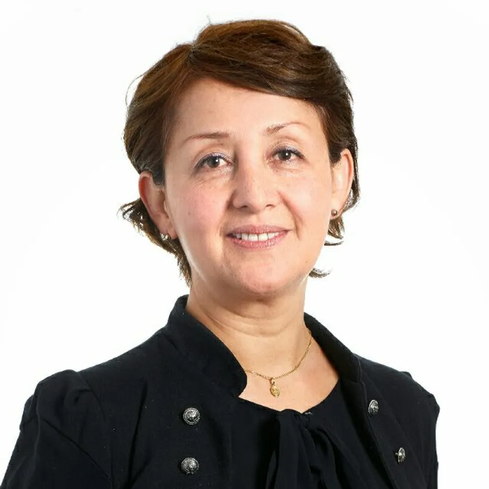 Luz Elena R.