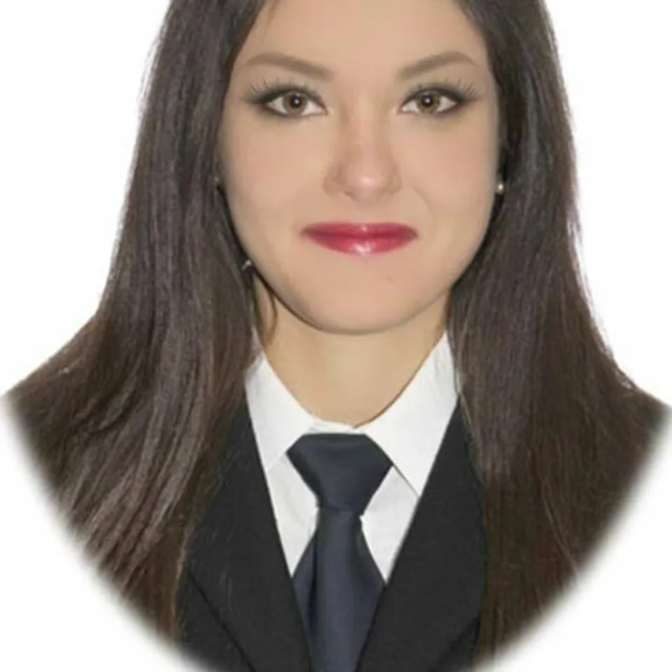 María R.