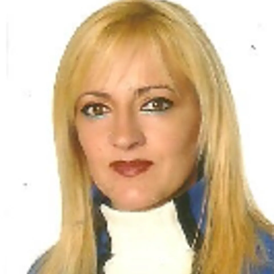María Vega R.