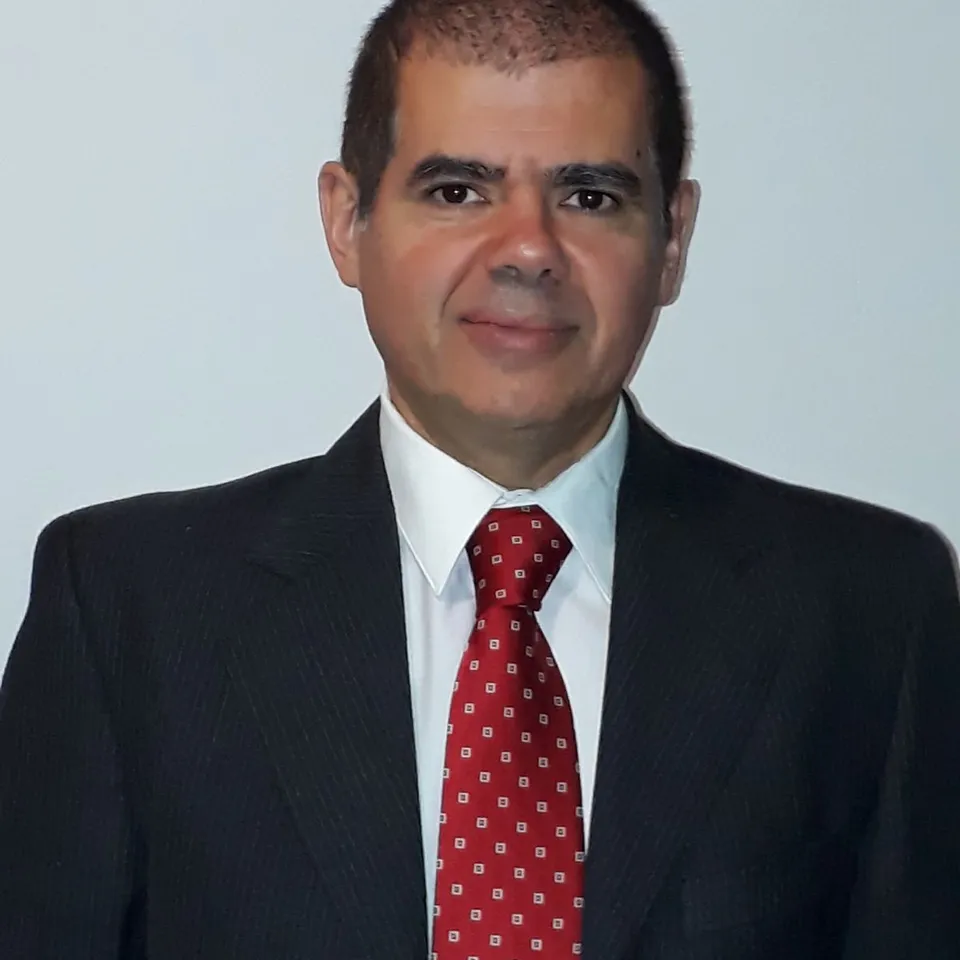 Javier L.