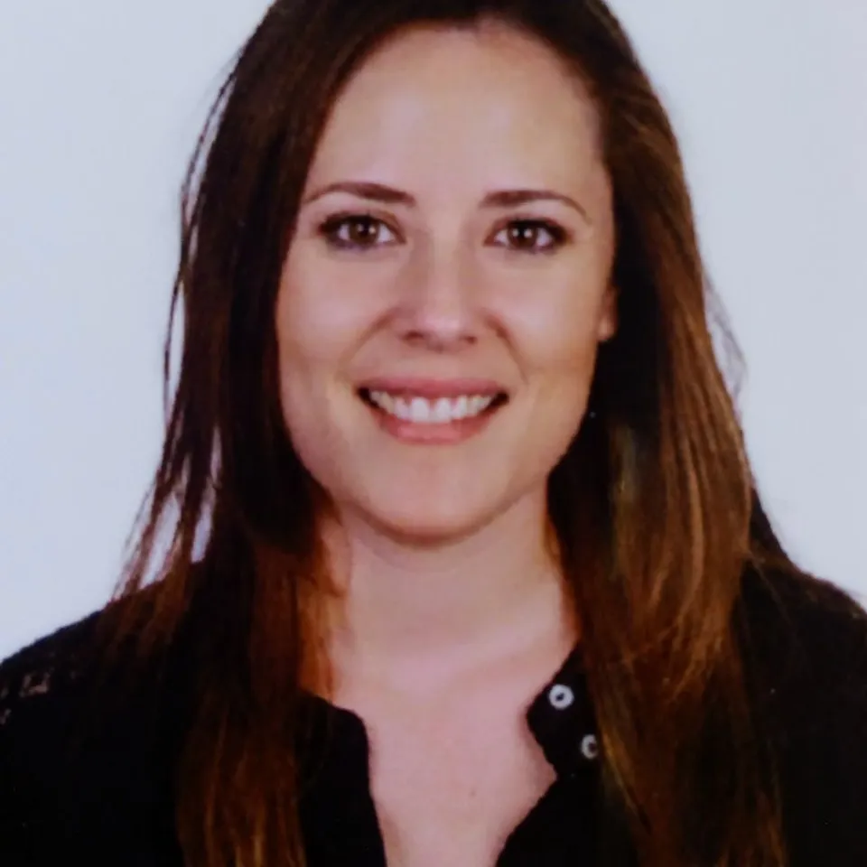 María  L.