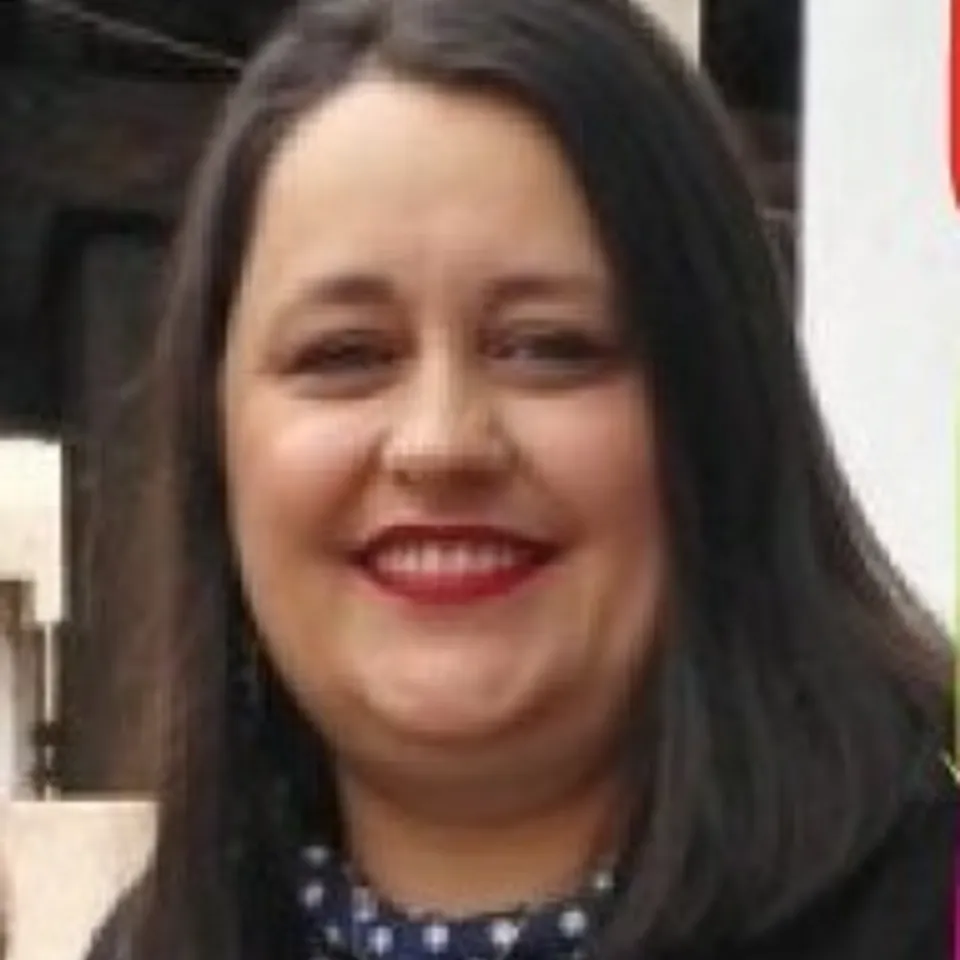 María N.