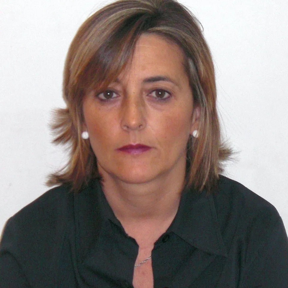 Maria Carmen R.