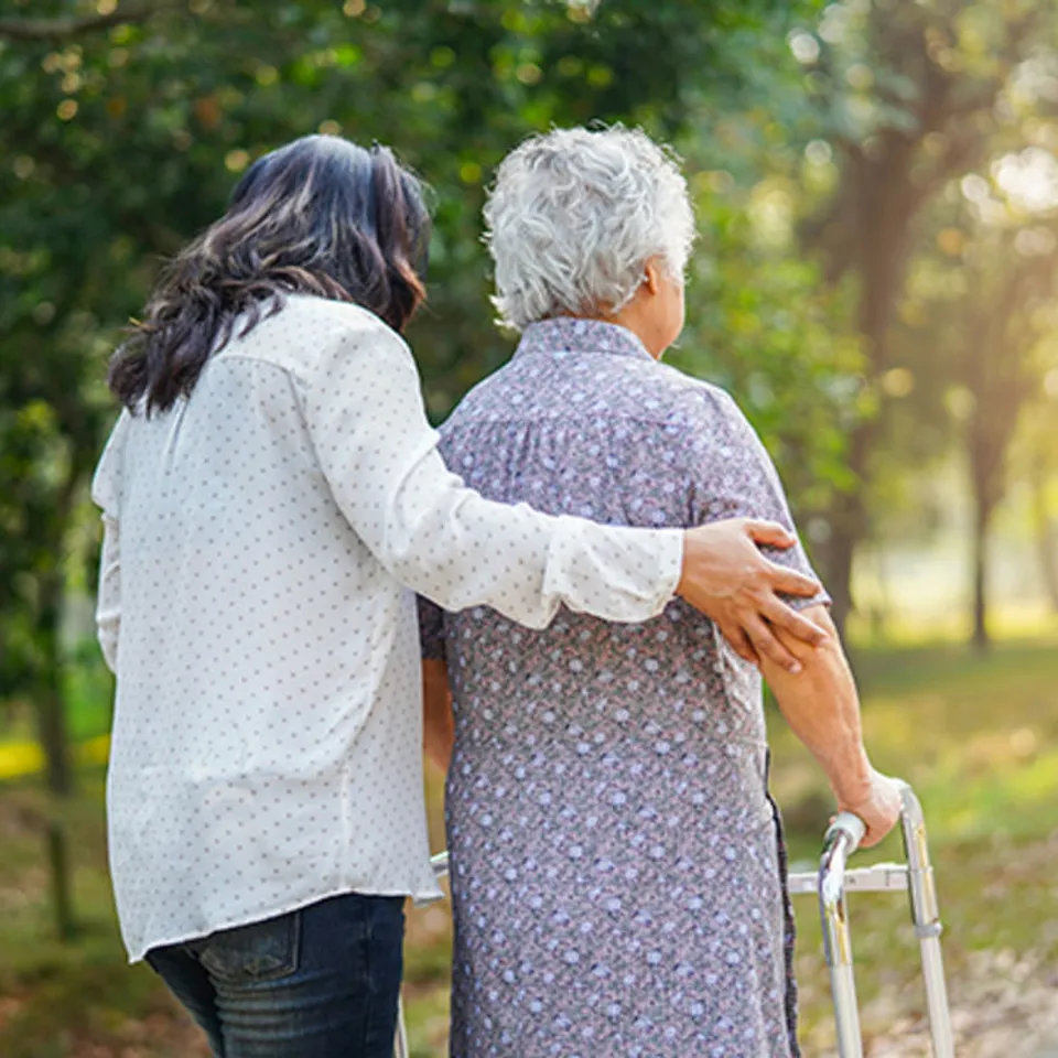 Cuidado de personas mayores y asistencia